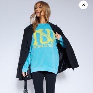 NWT PLT WASHED SWEATSHIRT IN TEAL M